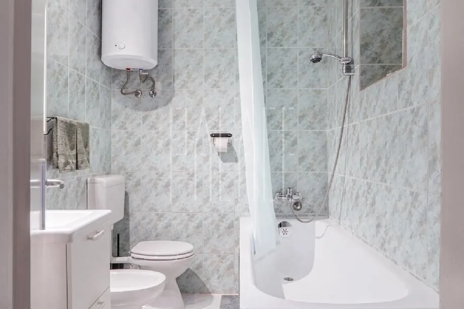 novouređena kuća u blizini mora: pisak 230m2 (prodaja) - slika 11