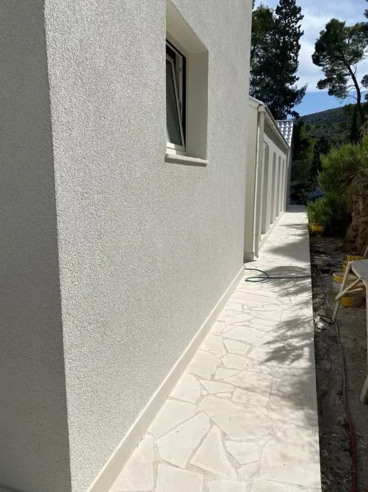 kuća od bračkog kamena 50m od mora, brač - slika 9