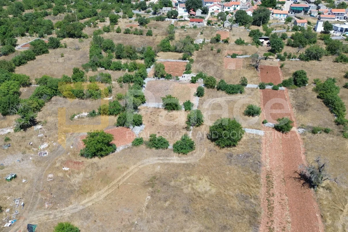 kamena kuća prizemnica sa velikim zemljištem, kruševo kod primoštena - slika 11