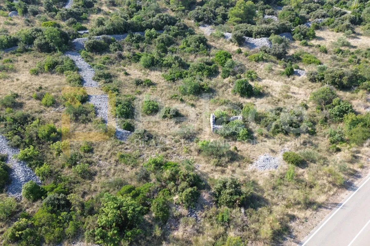 građevinsko zemljište površine 7430 m2 na brodarici - slika 1
