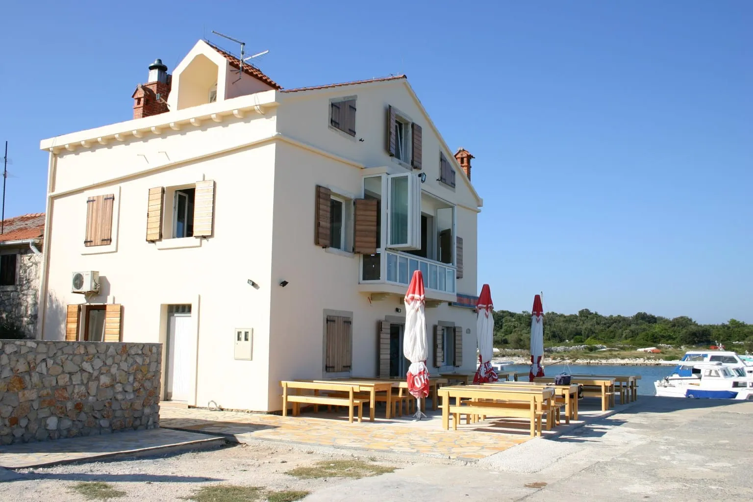kuća sa uhodanim restoranom prvi red do mora, silba - slika 6
