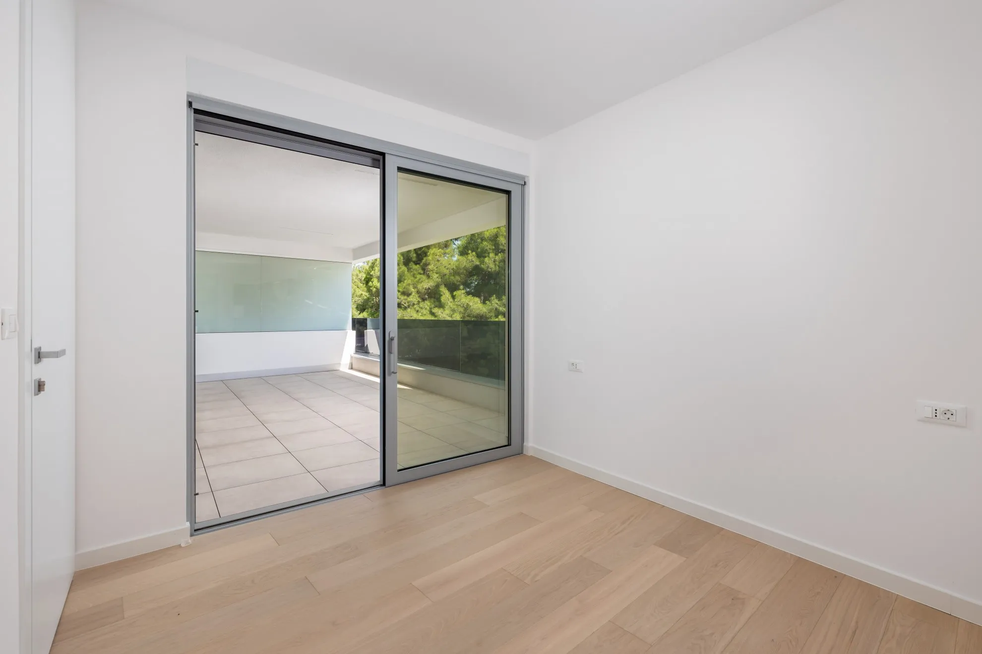 elegantni stan 95m² u opatiji s terasom, pogledom i garažom - slika 3