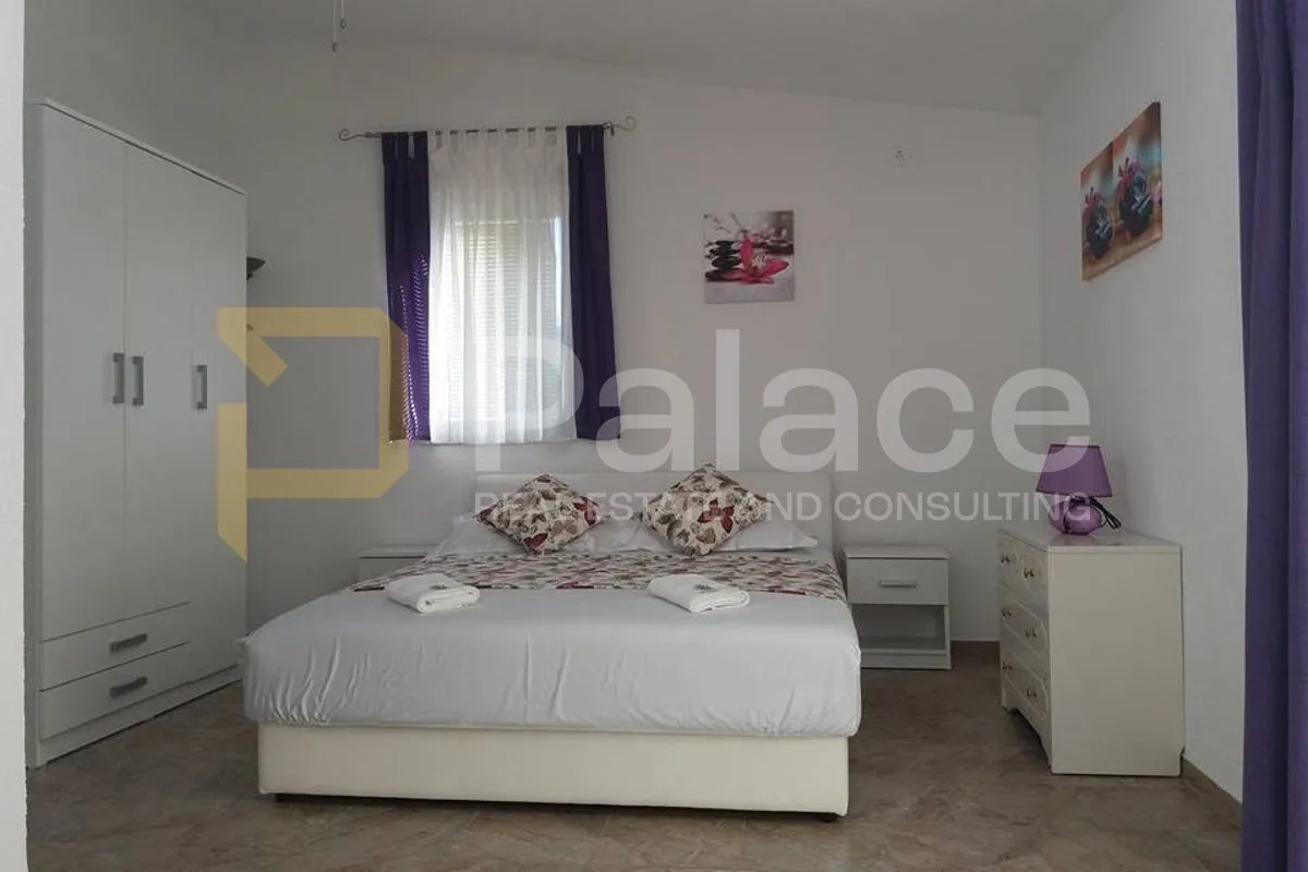 *sniženo* prekrasna kuća s apartmanima, maslinica, šolta - slika 11