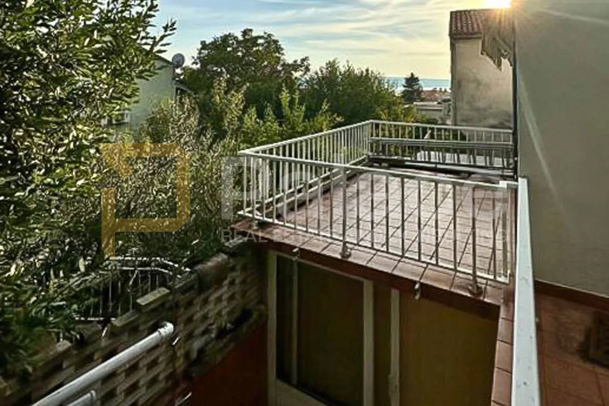 kuća s velikom terasom i vrtom u blizini mora – selce, 100m² - slika 13