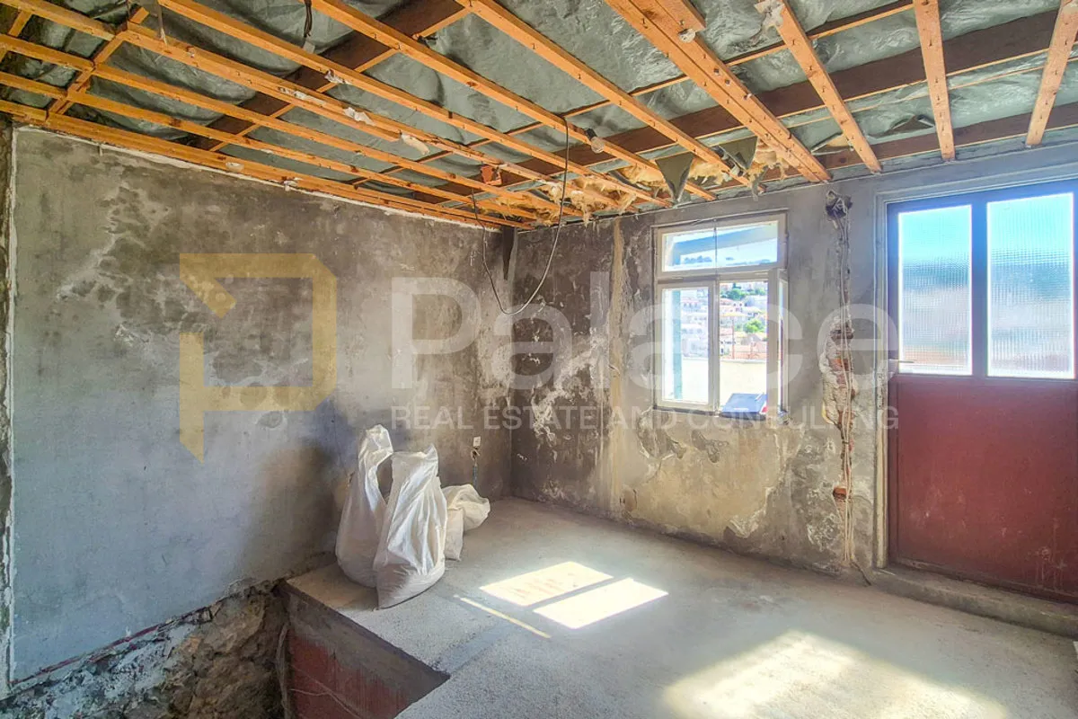 kamena kuća na više etaža s terasom s pogledom na more i grad, 80 m2 - slika 6