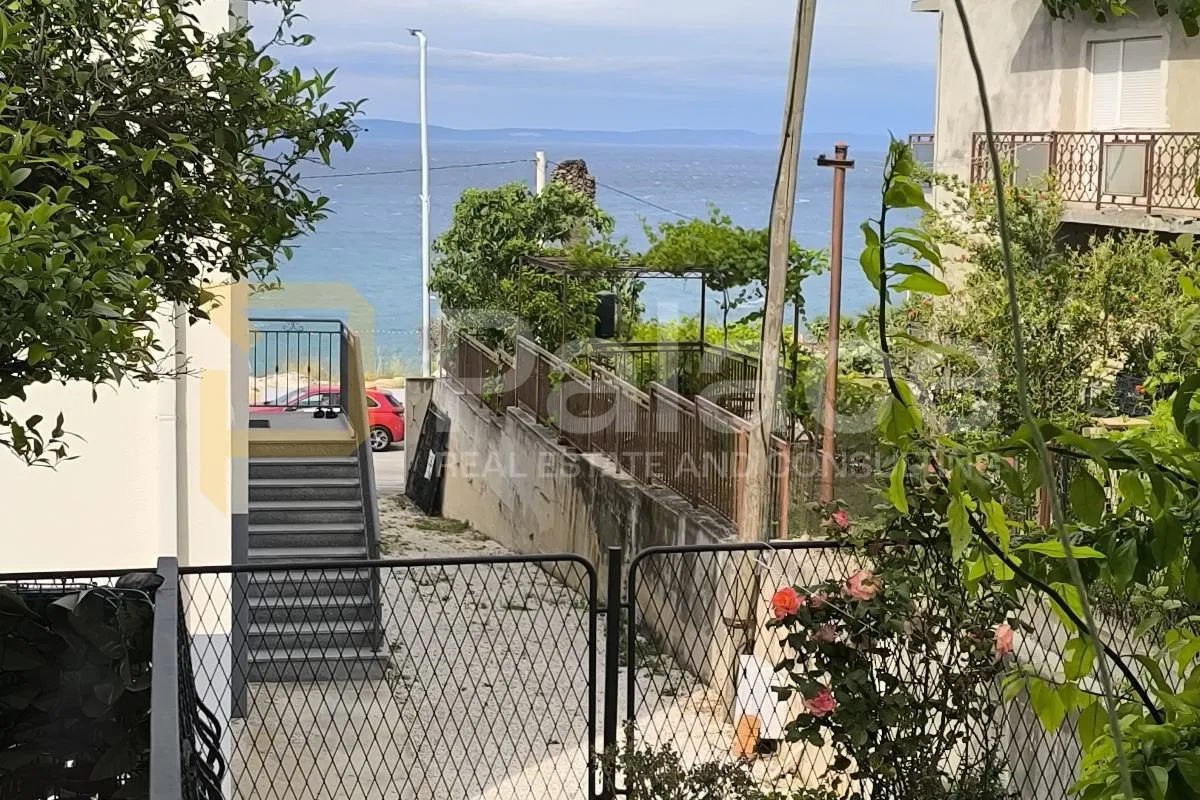novouređen 2-sobni stan 54,63 m2 s vrtom i pogledom na more, podstrana - slika 12