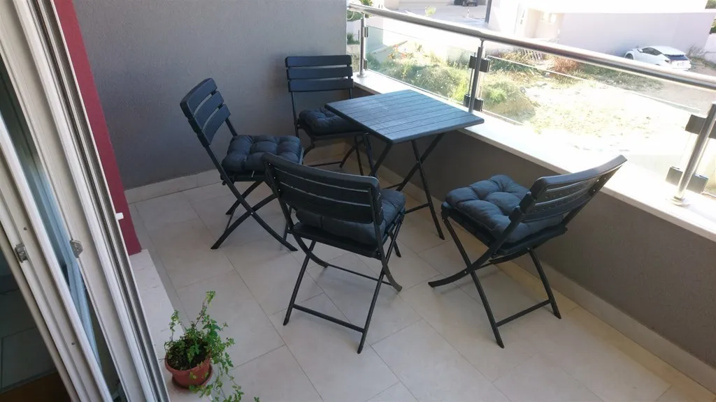 predivan, kompletno namješten stan s garažom i parkirnim mjestom - slika 4