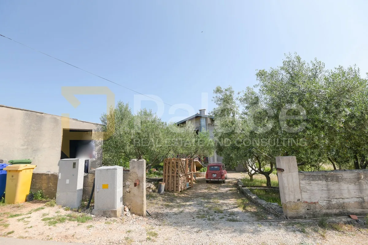 stambeno poslovna kuća s velikom okućnicom, stankovci-crljenik, 300 m2 - slika 9