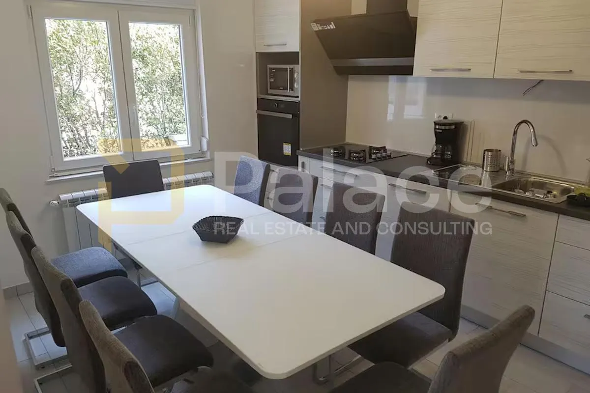 dugoročni najam za radnike – kostrena, 112 m², 3 spavaće sobe, parking - slika 1