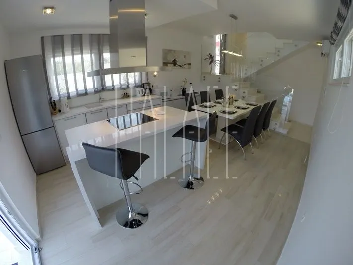 neobična villa na izvrsnoj lokaciji na otoku čiovu - slika 8