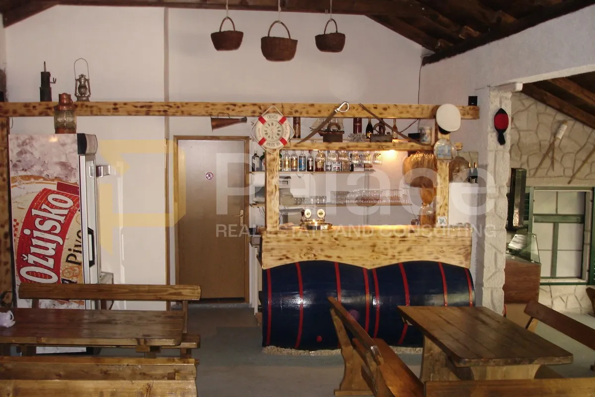 kamena kuća sa renovaciju s funkcionalnim restoranom - slika 4