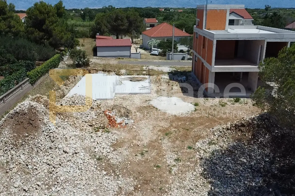 građevinsko zemljište s započetom gradnjom 439 m2 – privlaka 270 m od mora - slika 4