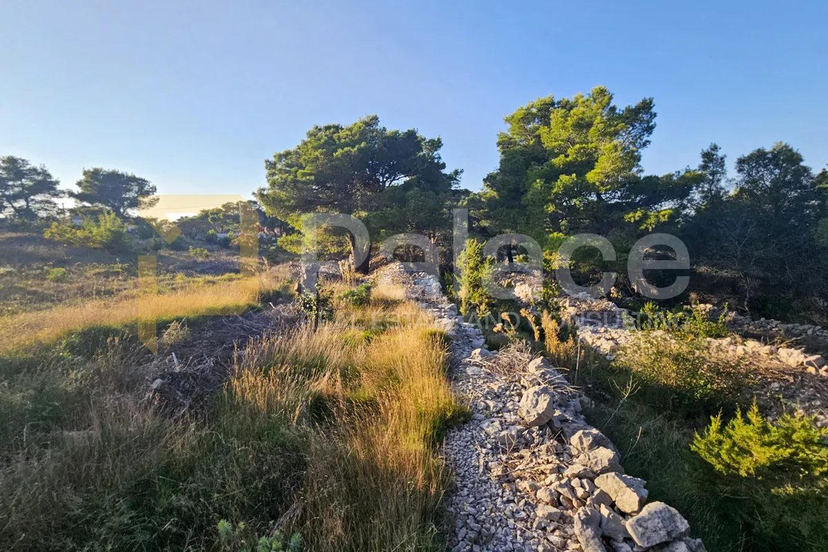 građevinsko zemljište s pogledom na uvalu, 754 m2 - otok žirje - slika 3