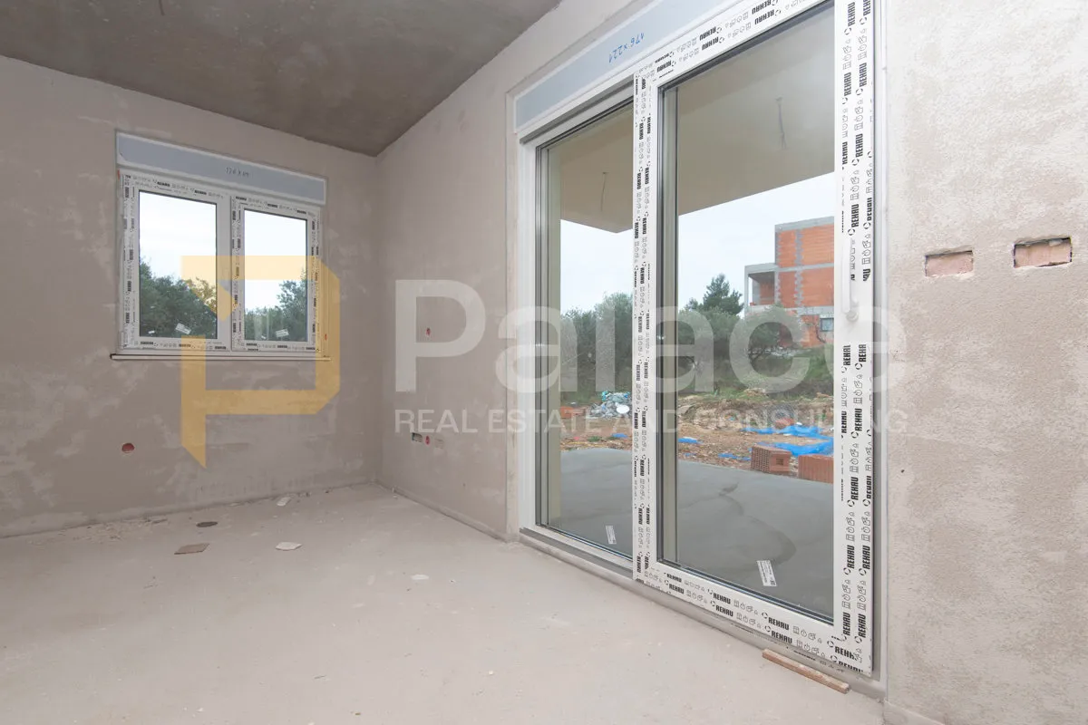 dvosoban stan u prizemlju zgrade s vlastitim vrtom - vodice, 89m2 - slika 10