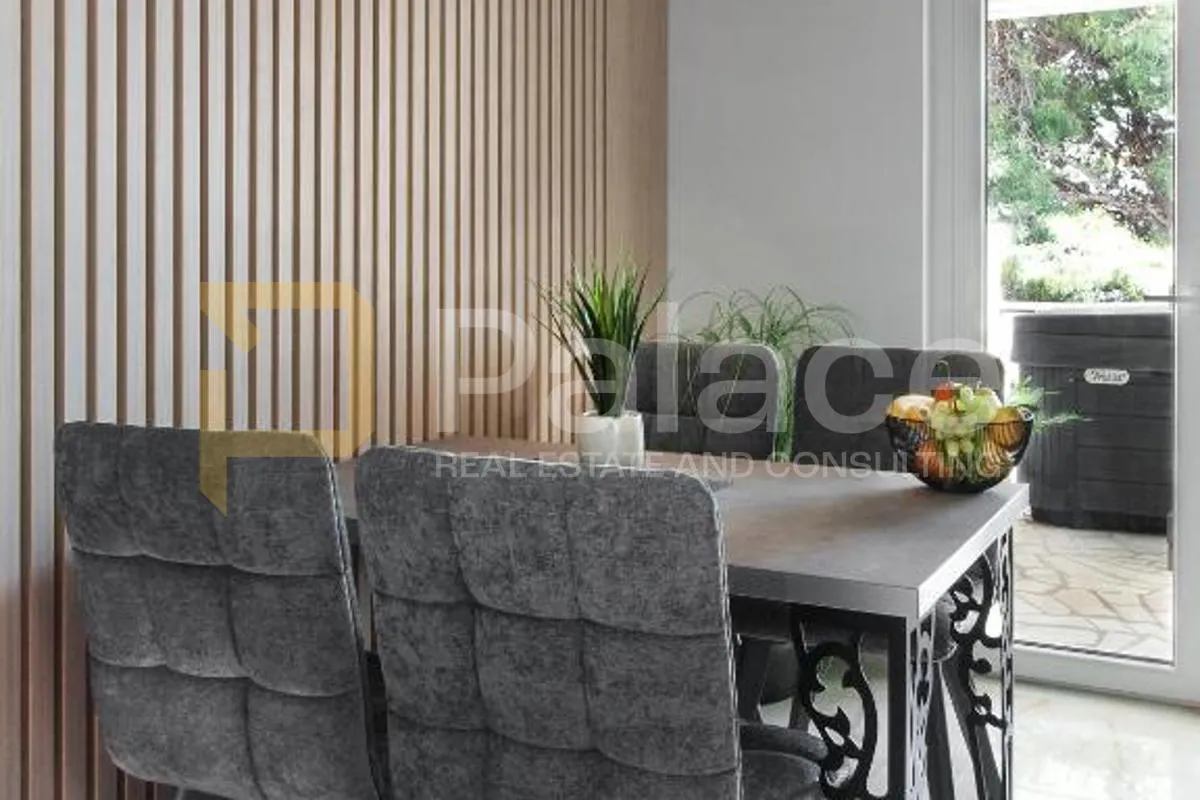 moderno opremljena vila sa sedam apartmana - slika 16