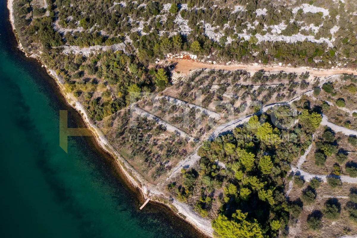 bilice, vrulje: poljoprivredno zemljište u prvom redu do mora 4050m2 - slika 7