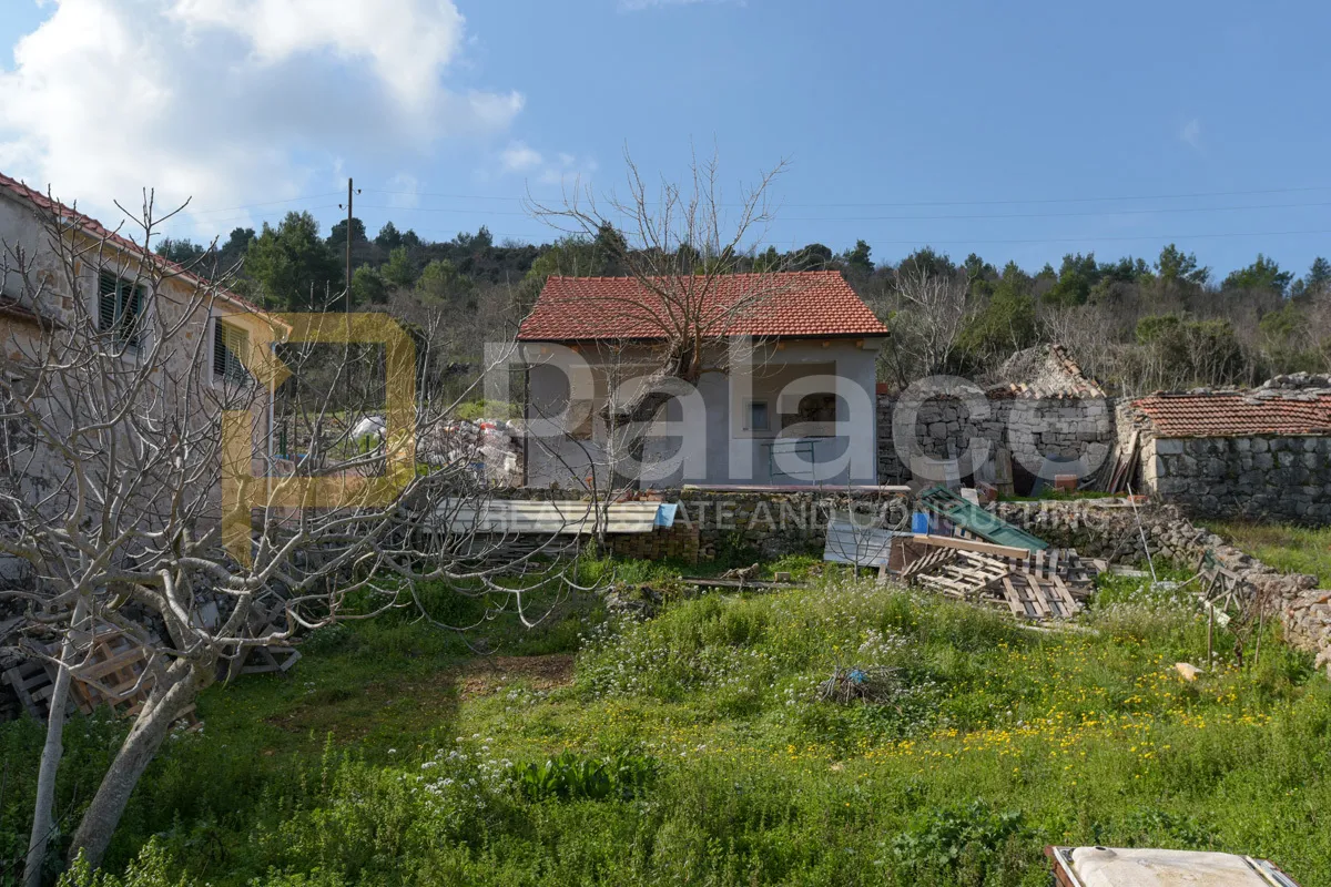 šarmantna obnovljena kamena kuća sa pogledom na prokljan - bilice - slika 10