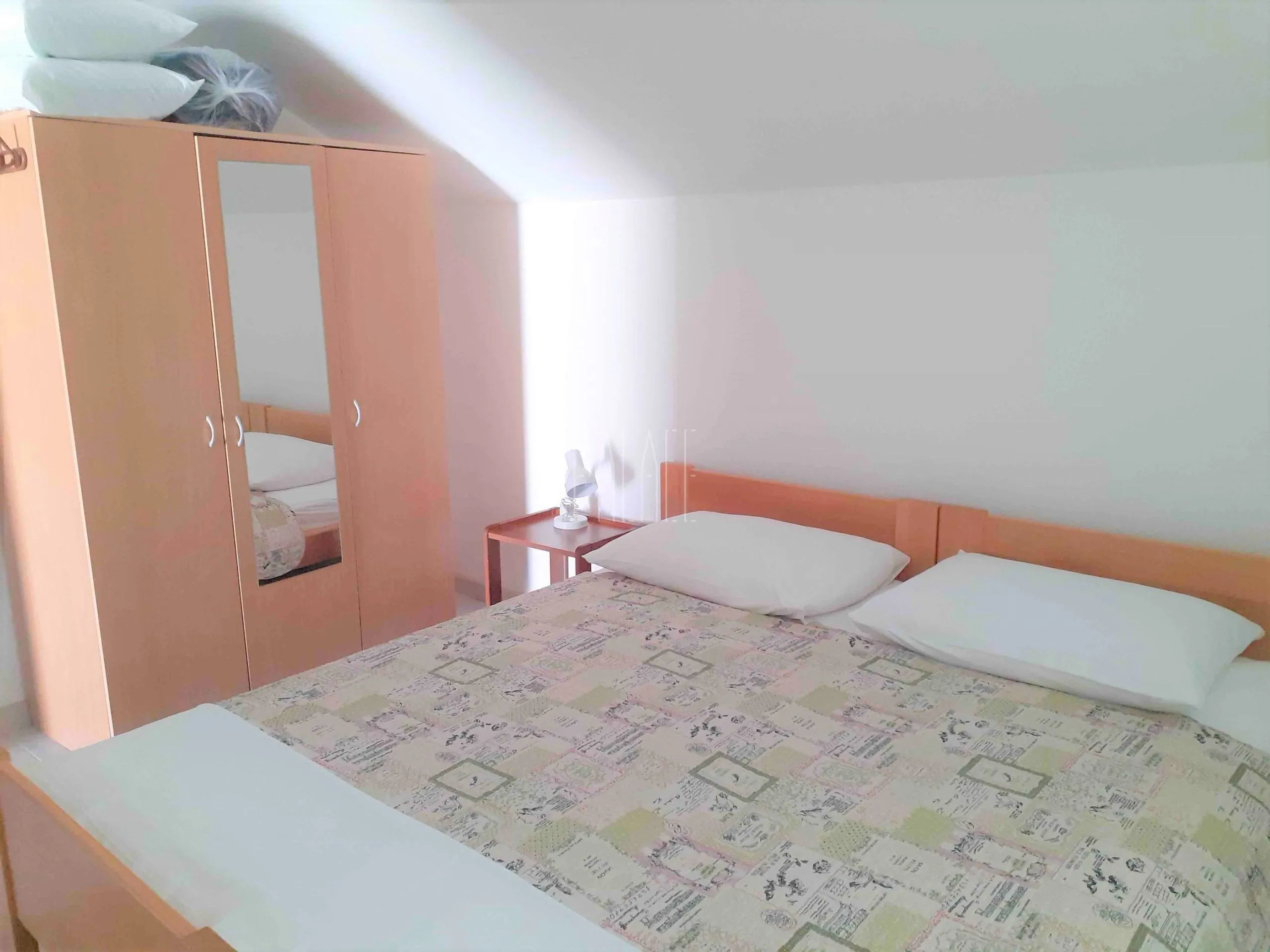 kuća s apartmanima blizu mora: srima (vodice), 300.00 m2 - slika 15