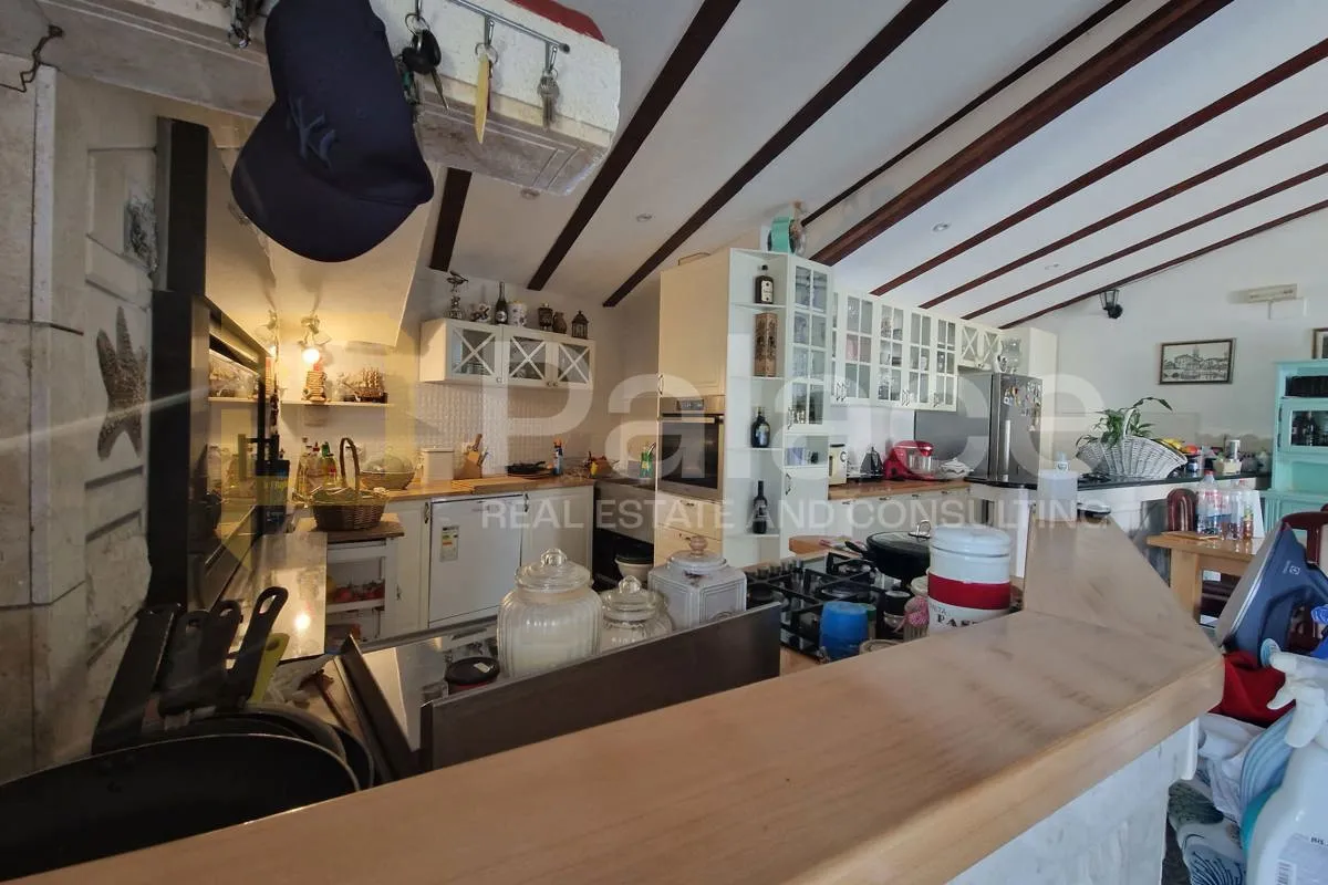 seget vranjica, prekrasna apartmanska kuća - slika 16