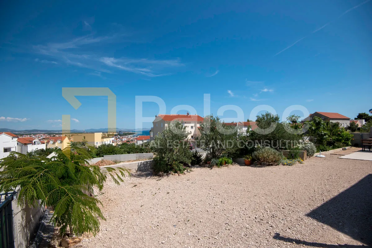 vodice - kuća s pogledom na more - 226m2 - slika 4