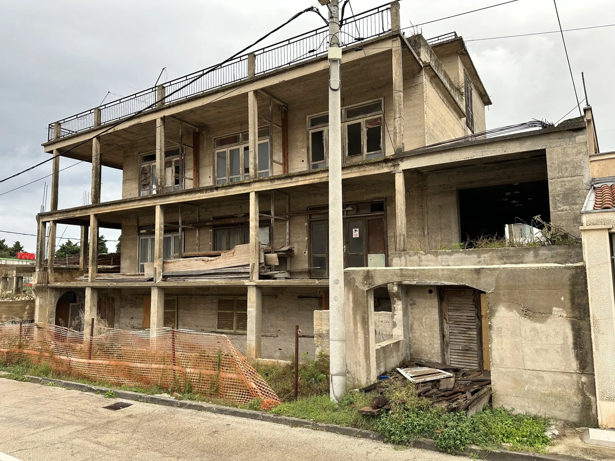 kuća na izvrsnoj lokaciji u zadru, 200m od mora 1046m2 - slika 9