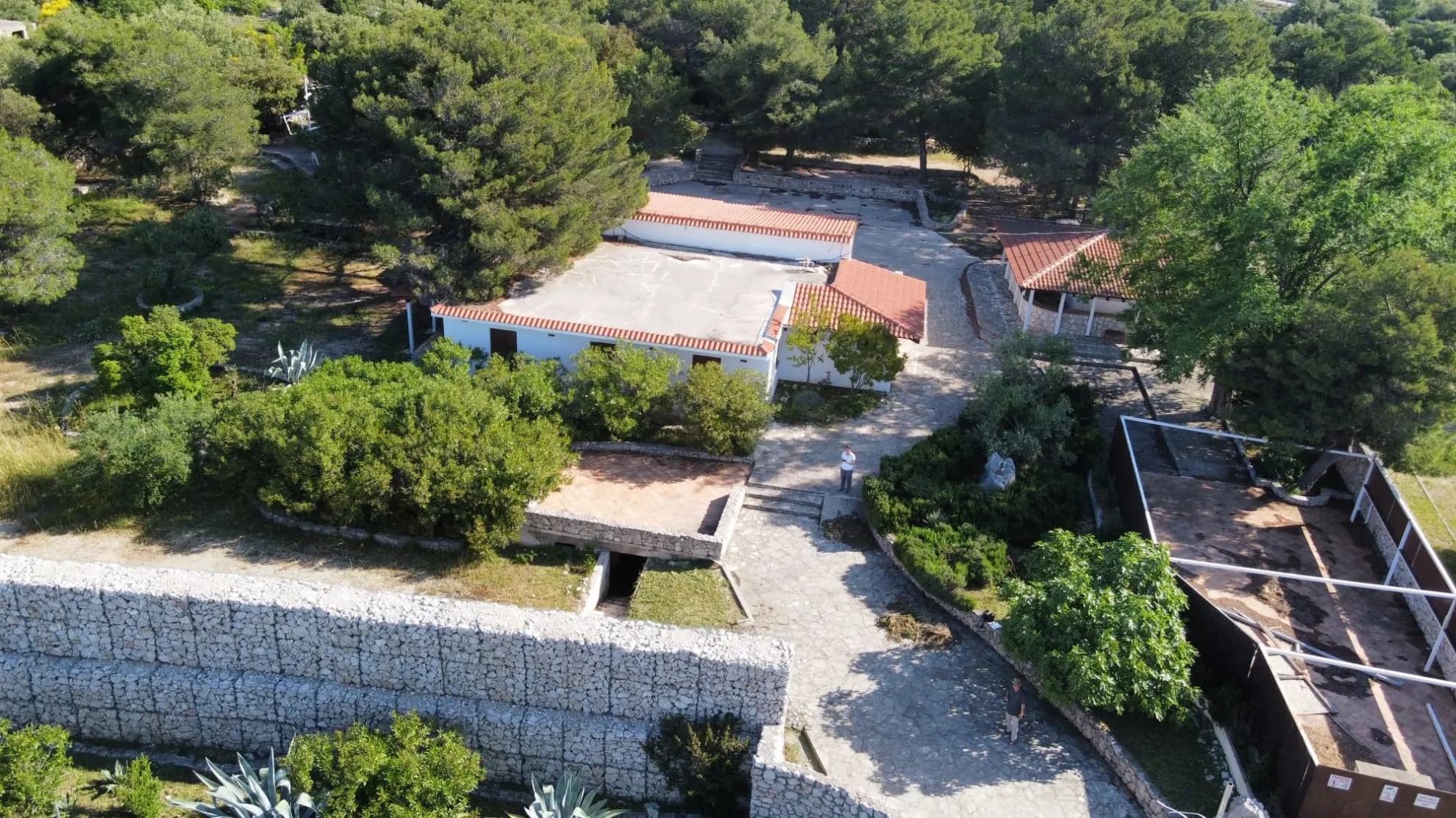 atraktivan noćni klub uz plažu na terenu od 5038 m2, pirovac - slika 2