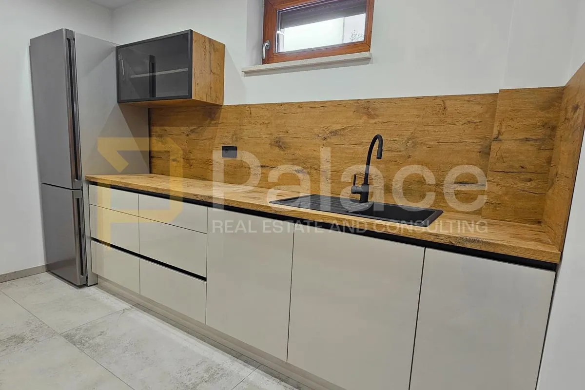 jedinstvena vila s bazenom u kaštel novom - slika 25