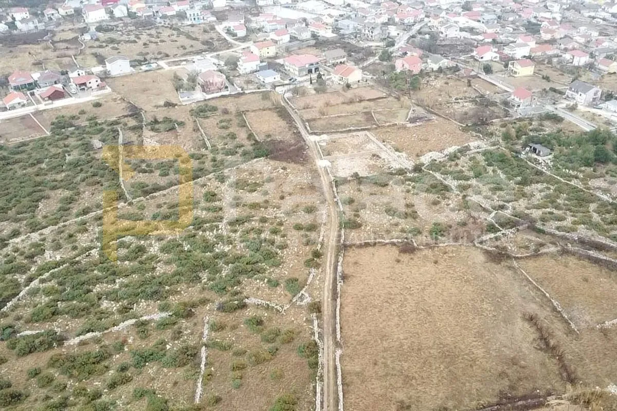 prilika! ražanac : građevinsko zemljište 670 m2 - slika 3