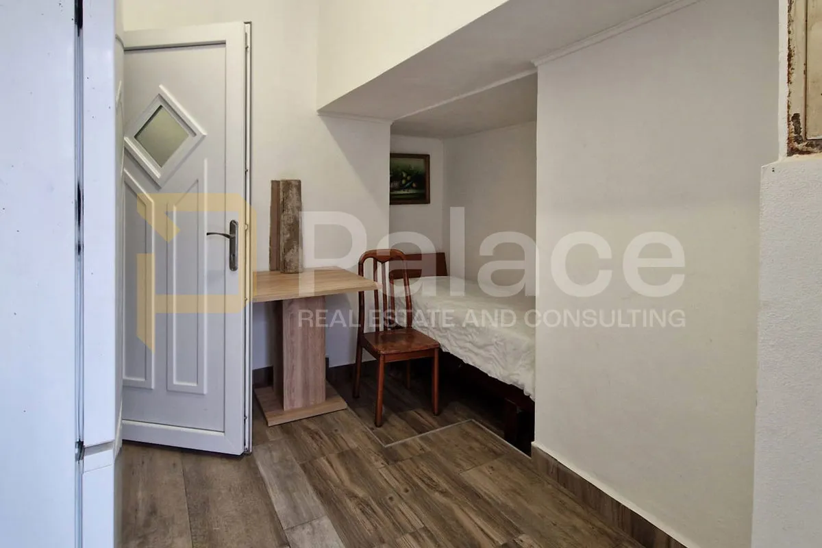 kuća s tri stana i velikom krovnom terasom - sveti kuzam, 181,08 m² - slika 12