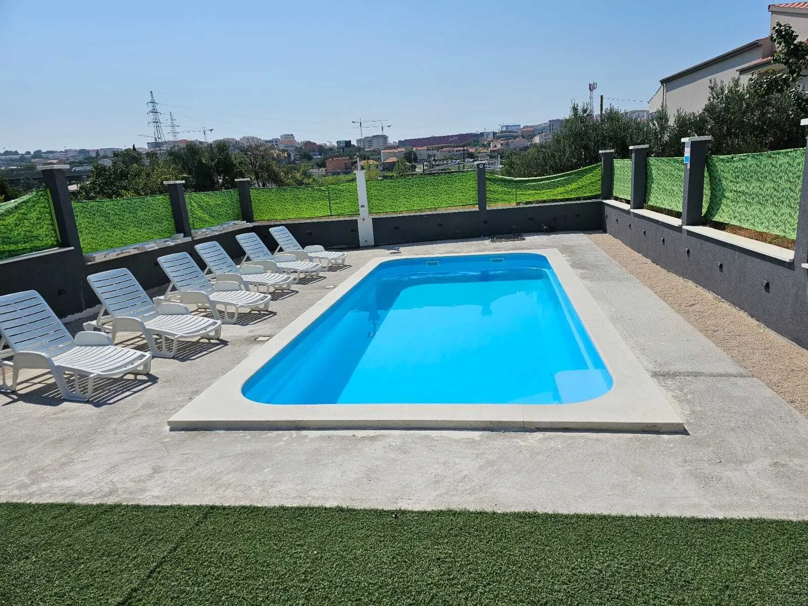 moderna kuća s bazenom u mirnom predjelu splita: 160m2 (prodaja) - slika 10