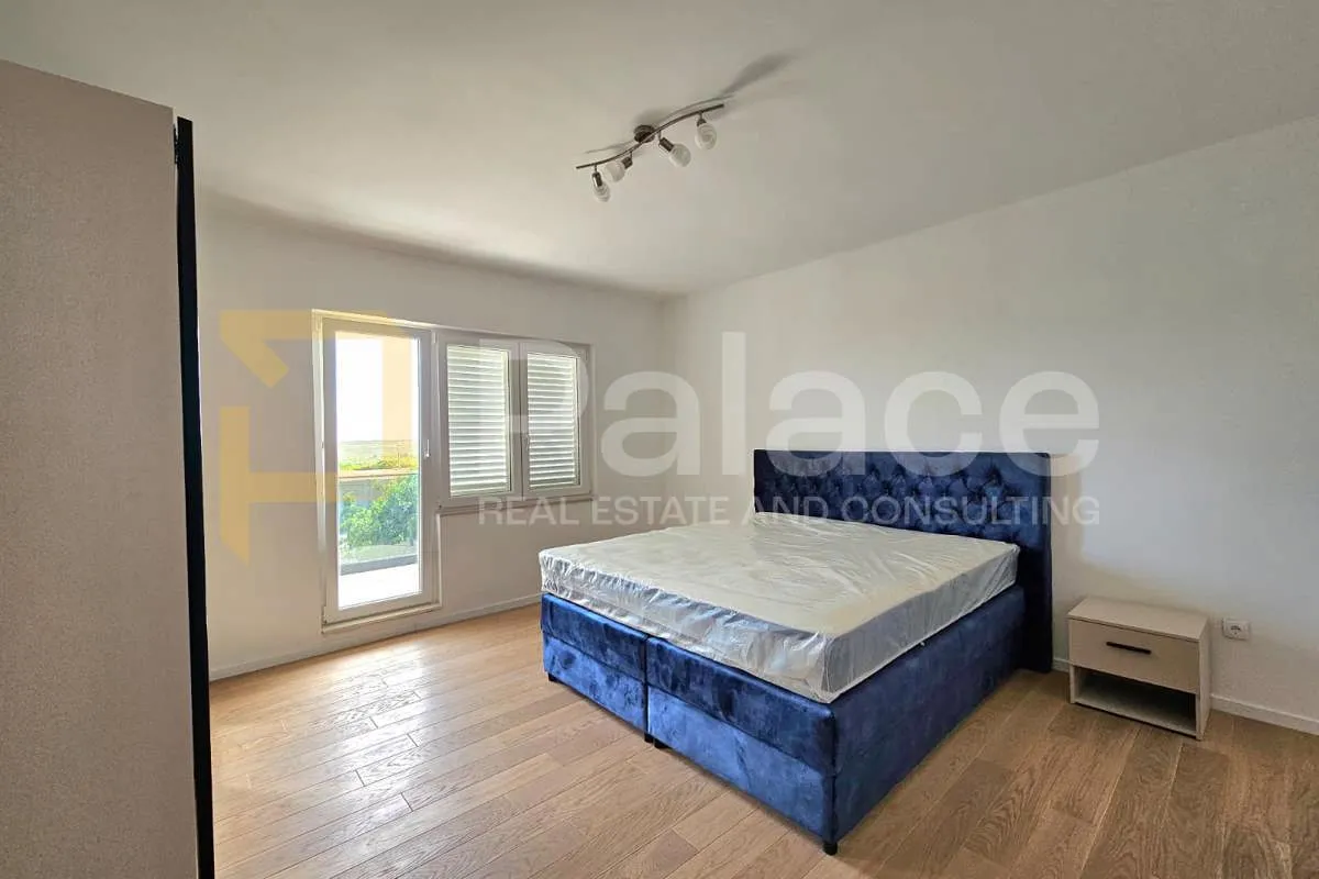 moderan trosoban stan s balkonom, solin - mravince - slika 8