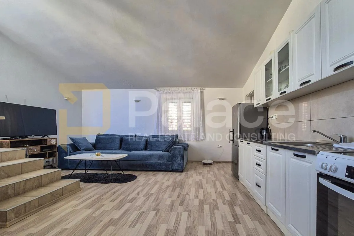 stan s pogledom na more u šibenskoj varoši, useljiv odmah, 59 m2 - slika 9