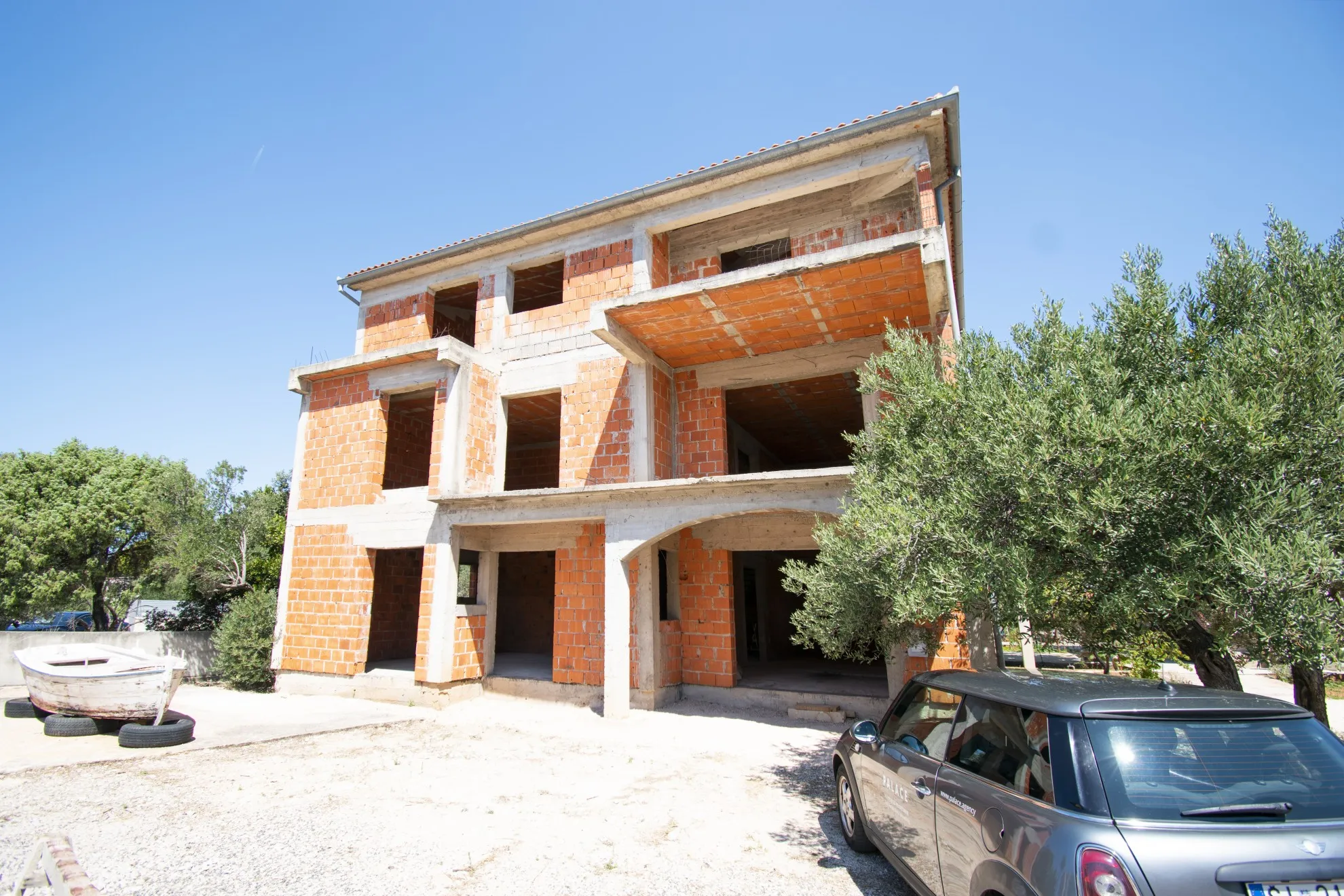 Nezavršena zgrada na Brodarici, 413,57 m2 - Brodarica, Šibenik