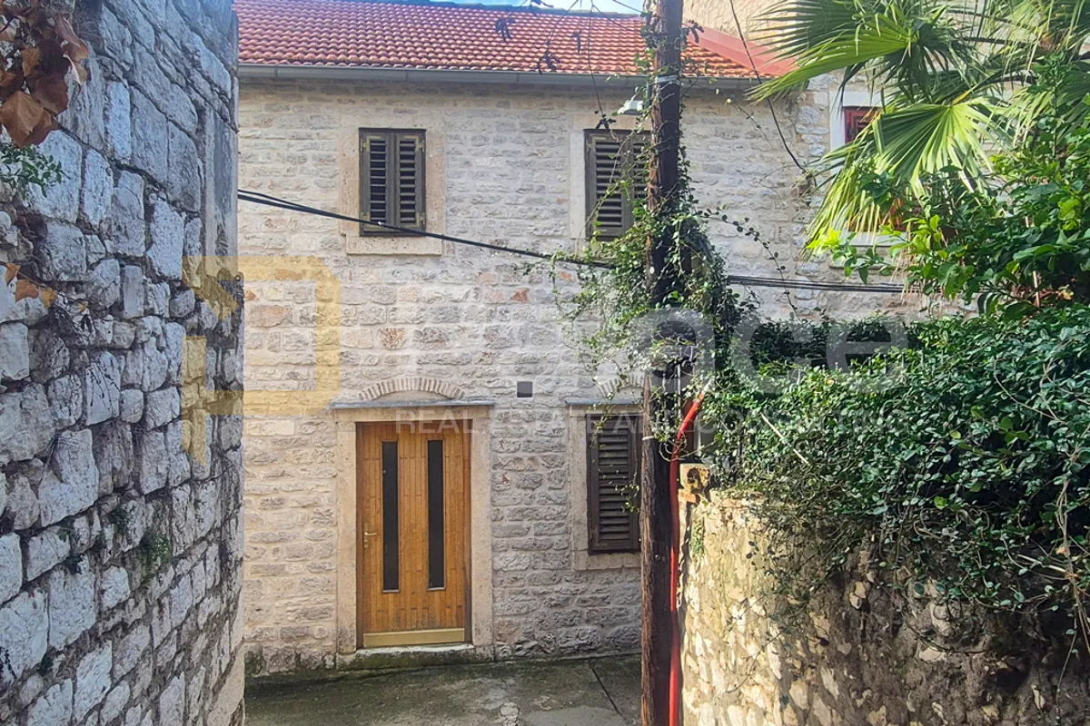 kamena kuća na 3 etaže u srcu staroga šibenika, kulturno dobro, 150 m2 - slika 2