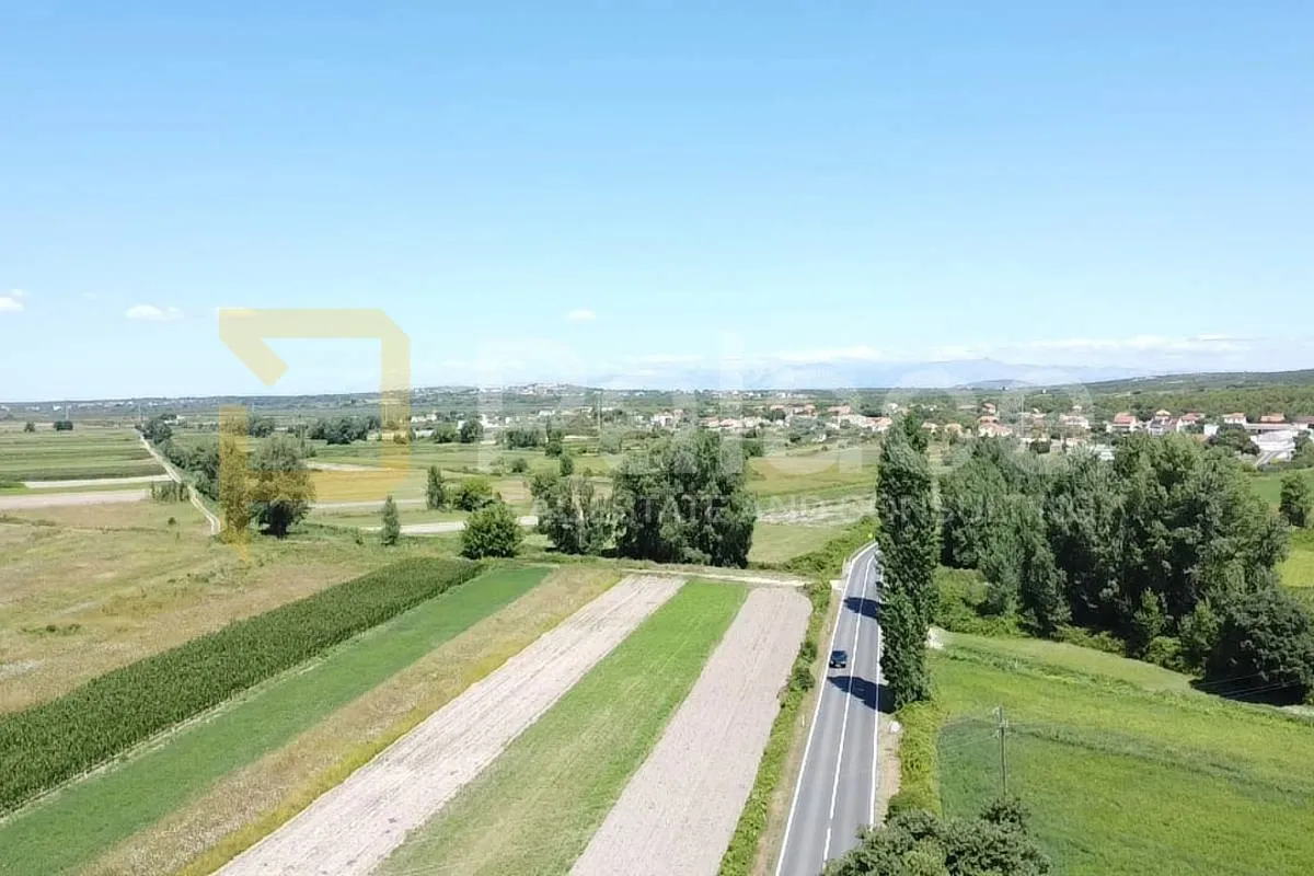 kakma : poljoprivredno zemljište 3874 m2 - slika 2