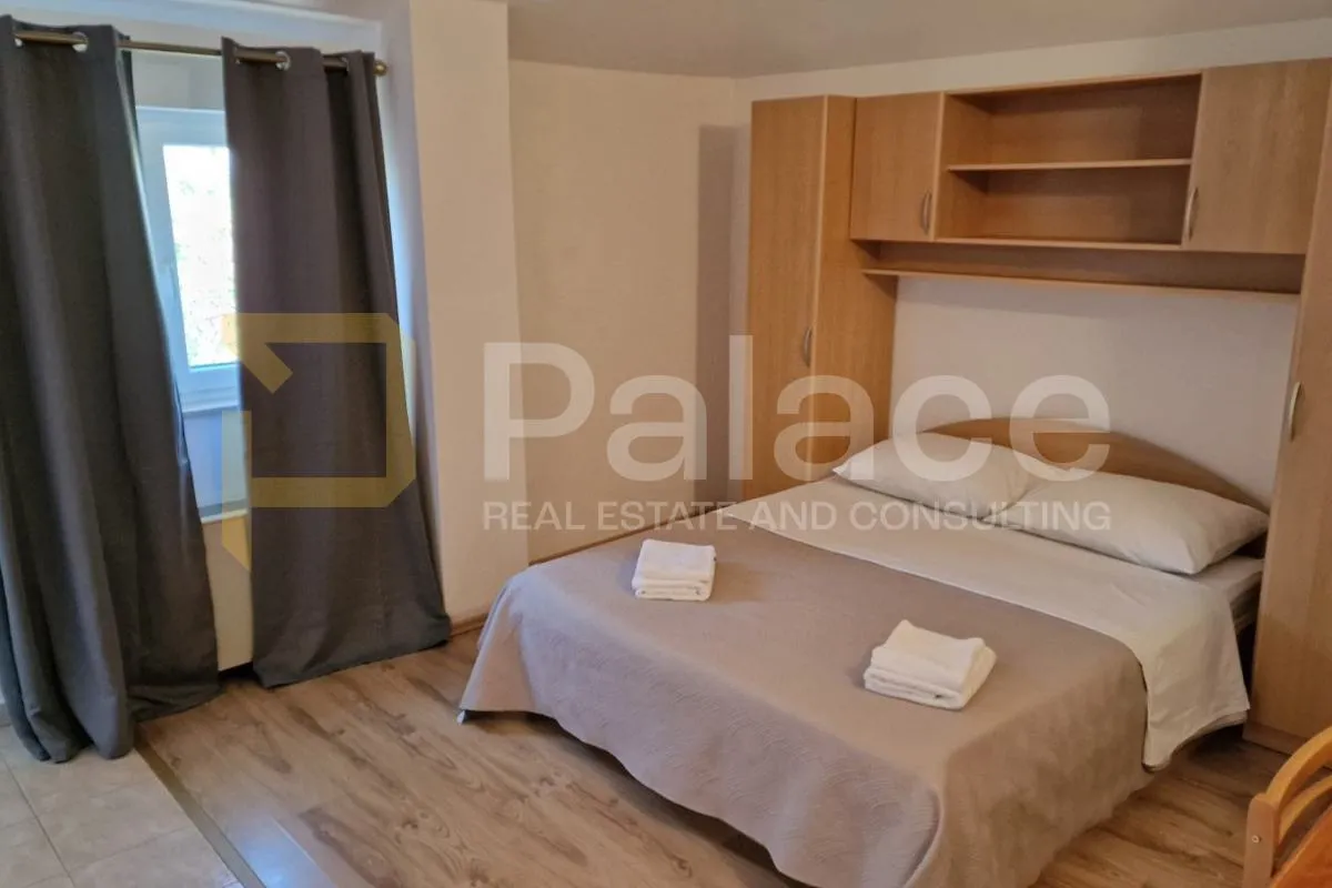 vila sa grijanim bazenom, konobom i apartmanima, zemunik donji - slika 11