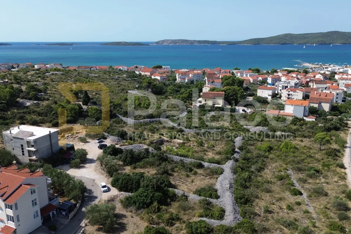 brodarica: građevinsko zemljište s panoramskim pogledom na more 1270m2 - slika 4