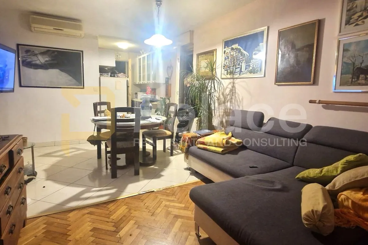 Prilika - trosoban stan na izvrsnoj lokaciji, Ravne Njive - Split