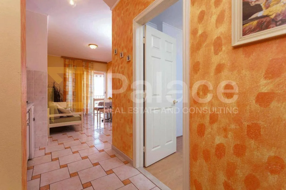 *prekrasna kuća s apartmanima, tučepi* - slika 14