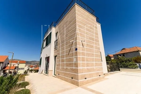 ultramoderna elegantna kuća : okrug gornji, 210.00 m² - slika 3