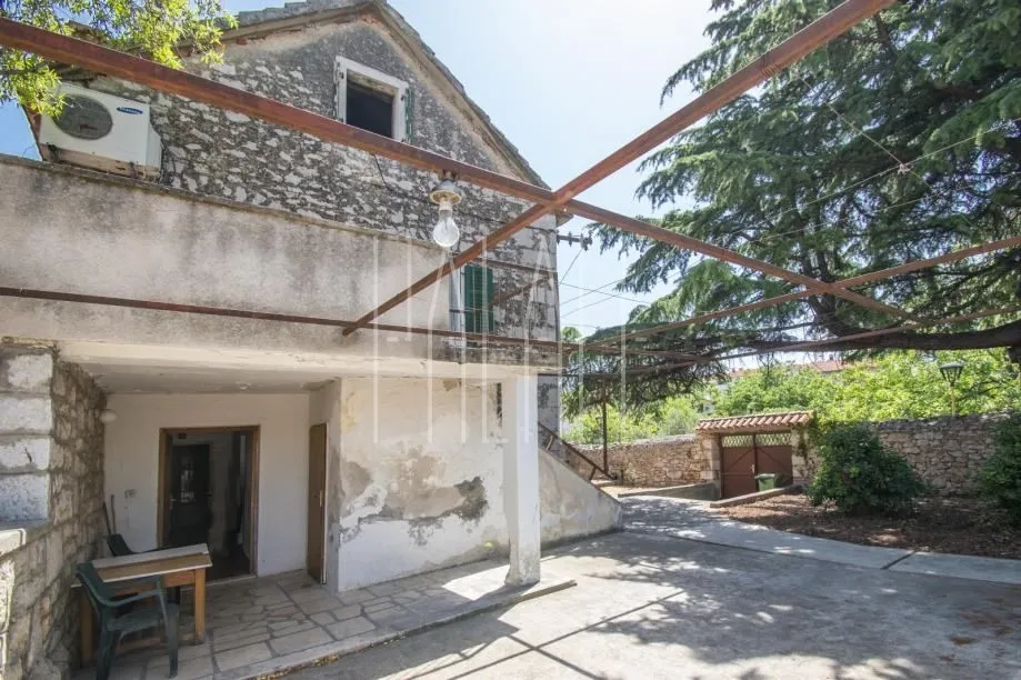 prekrasan povijesni ljetnikovac s perivojem u centru vodica, 180.00 m2 - slika 7