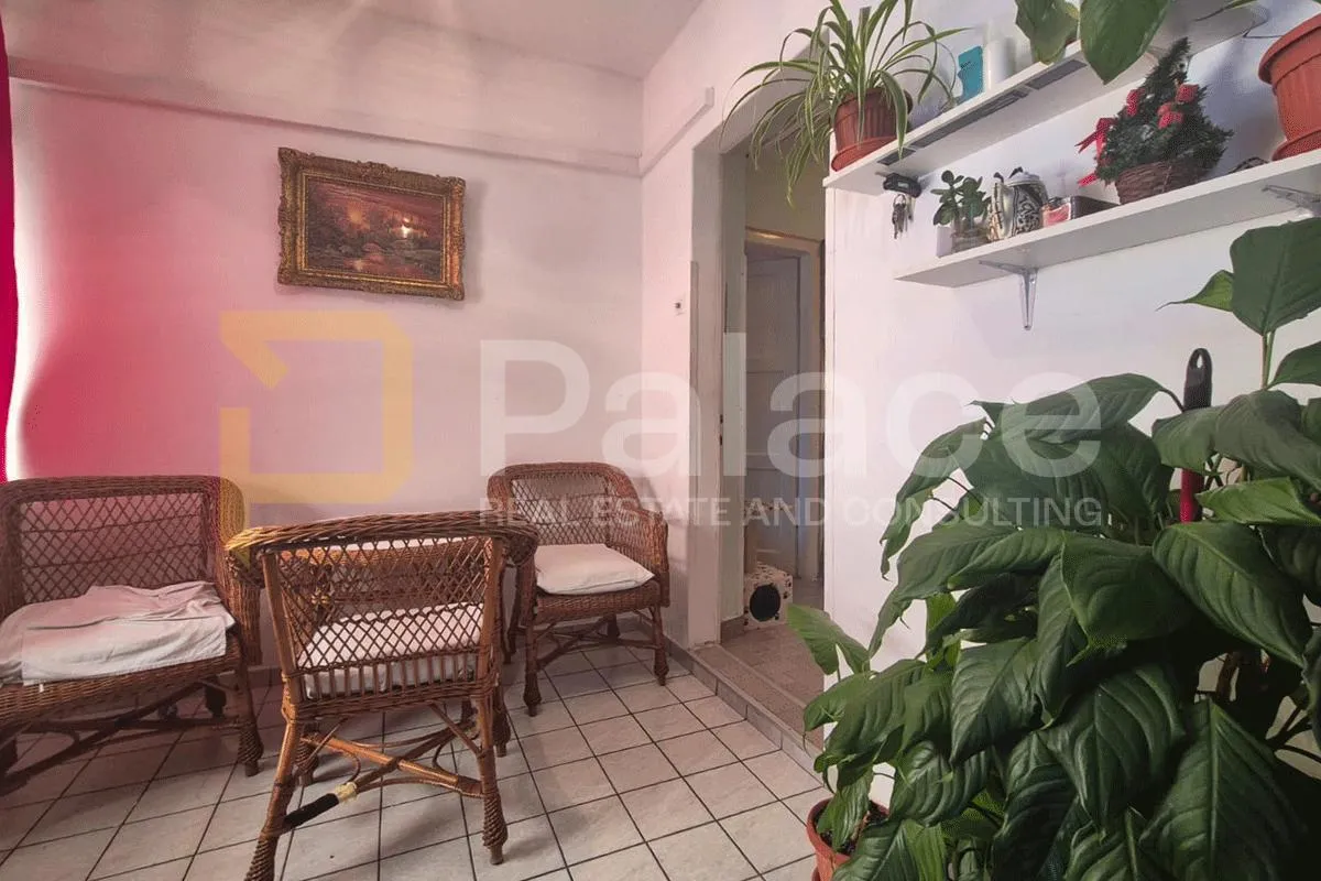 dvosobni stan u prizemlju, baldekin, 65 m2 - slika 2