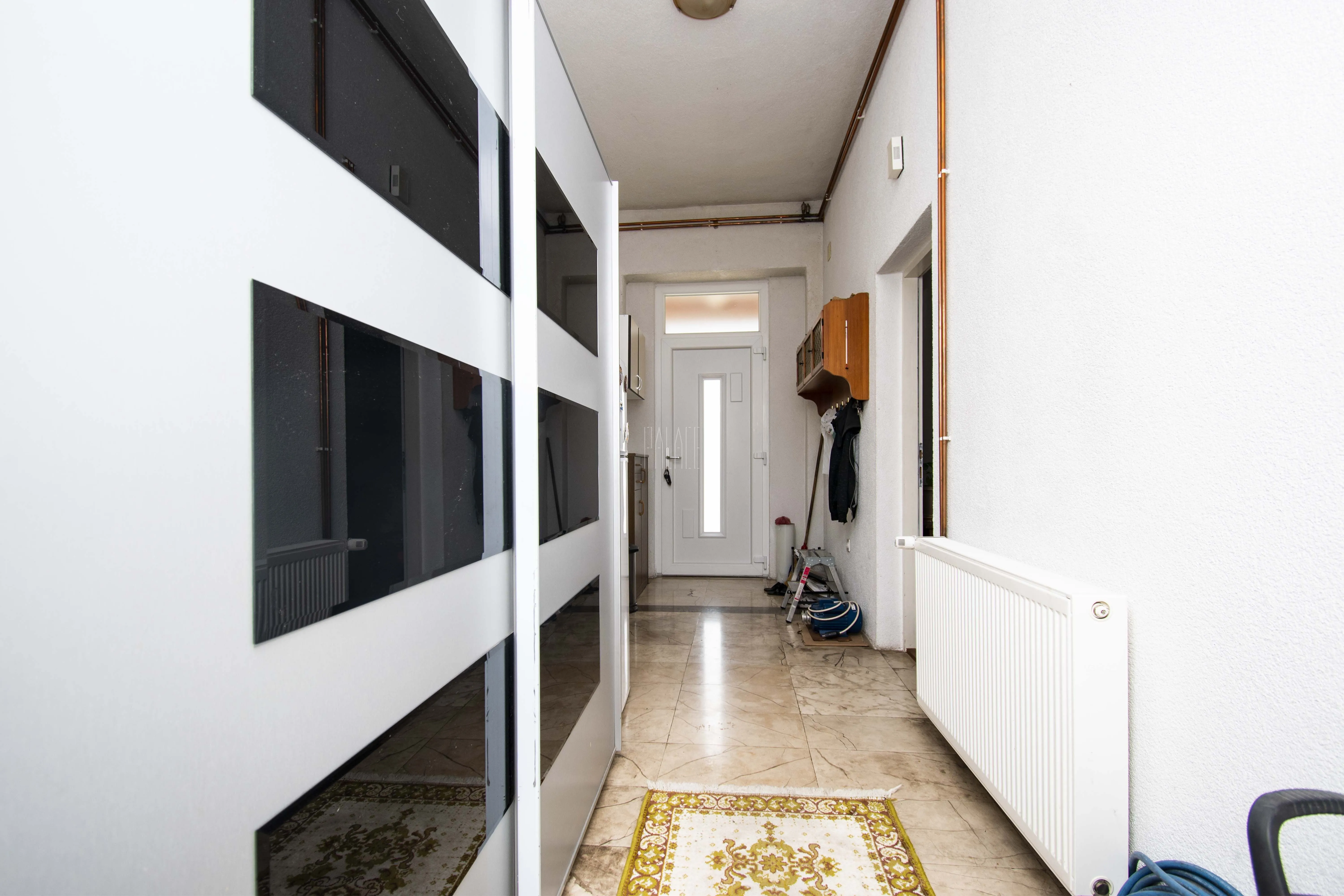 kuća s potkrovljem i okućnicom u zaleđu vodica, 300.00 m2 - slika 16