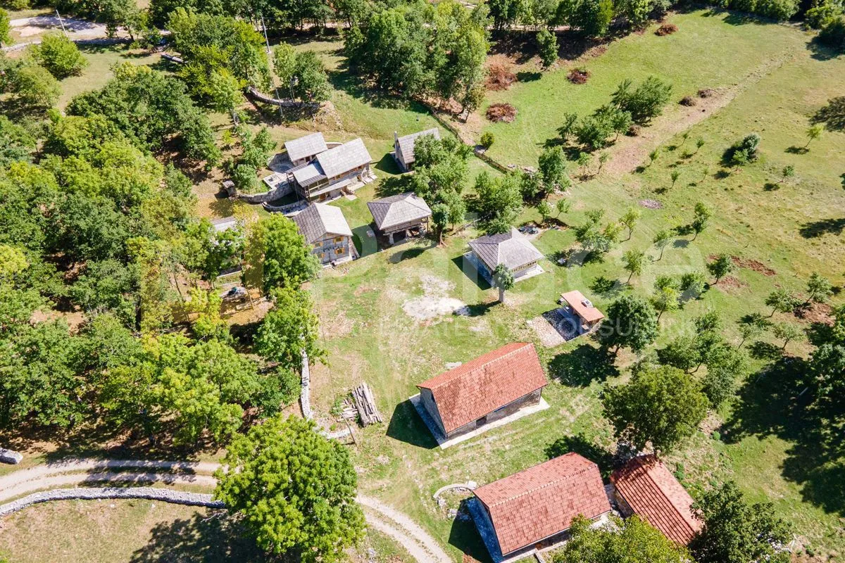 lika: fantastično etno selo između zadra i plitvičkih jezera - slika 2
