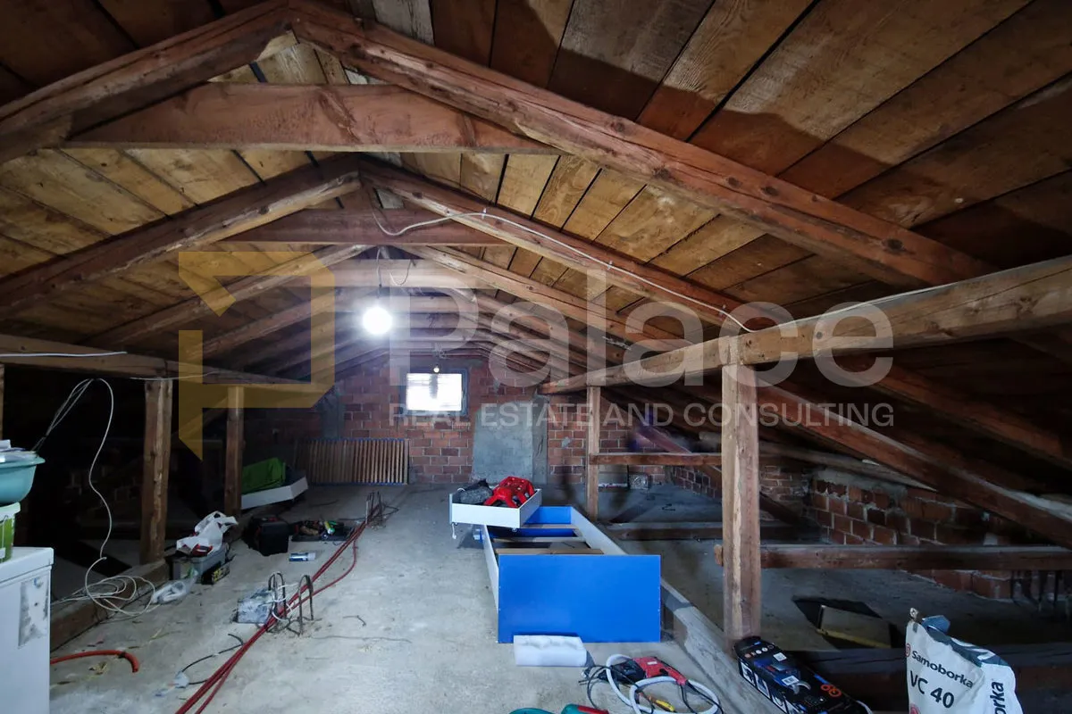 obiteljska kuća s tri etaže i velikom okućnicom, centar viškova, 238m2 - slika 13