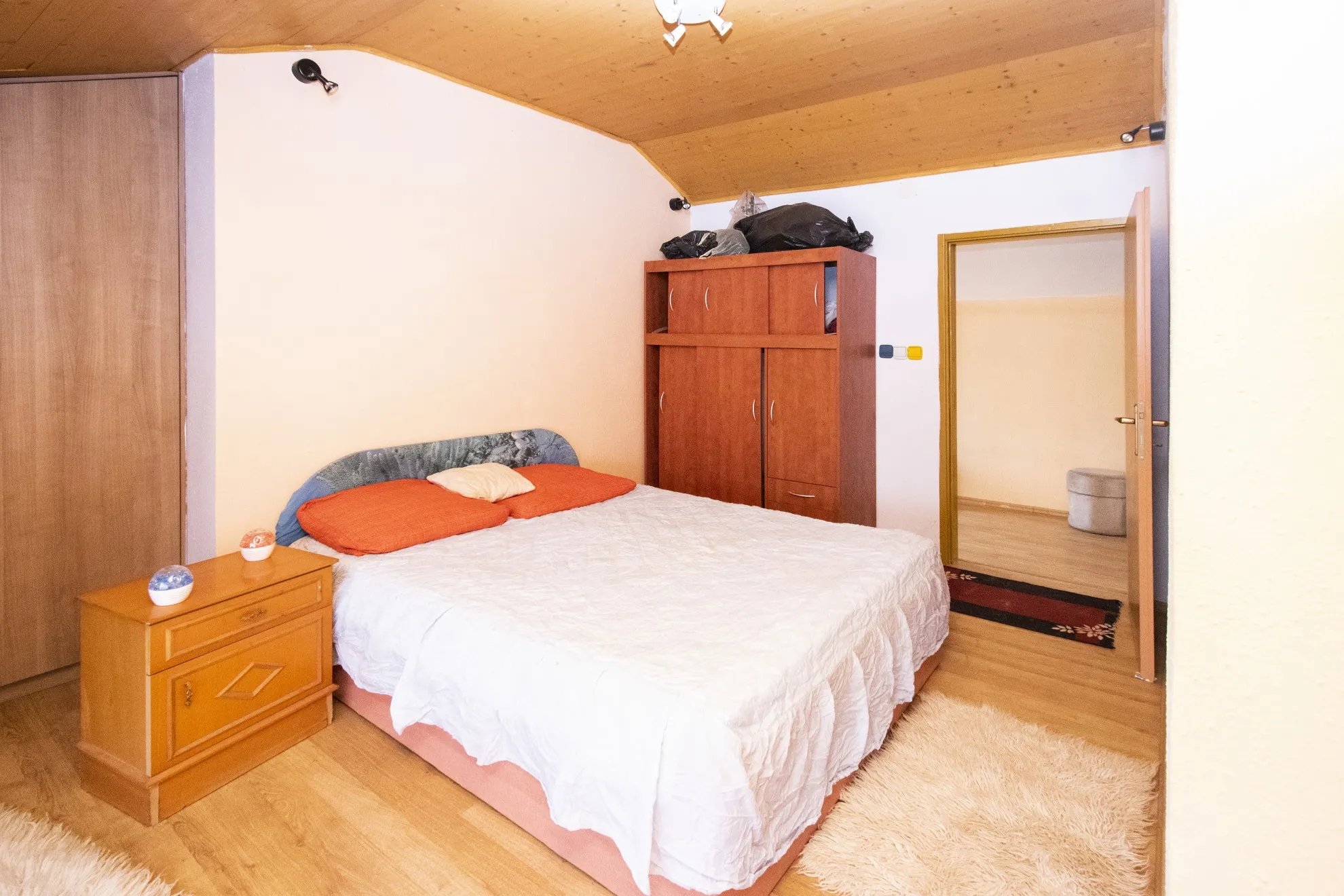 građevinski teren 2896 m2 sa kućom 100m2, bilice - slika 12