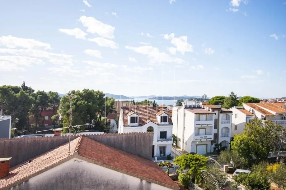 apartmanska kuća za zaljubljenike u turizam u vodicama, 980.00 m2 - slika 12