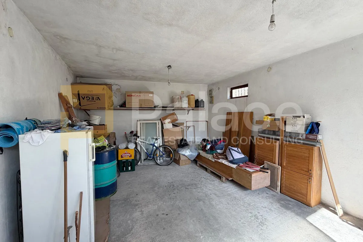 novouređen trosoban stan na odličnoj lokaciji u šibeniku - slika 28