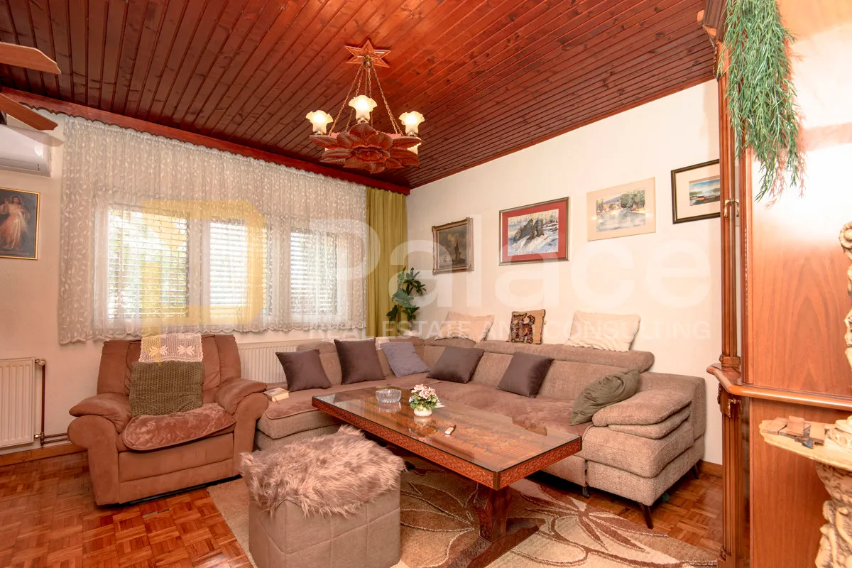 kuća s četiri stambene jedinice 325m2 - vodice - slika 15