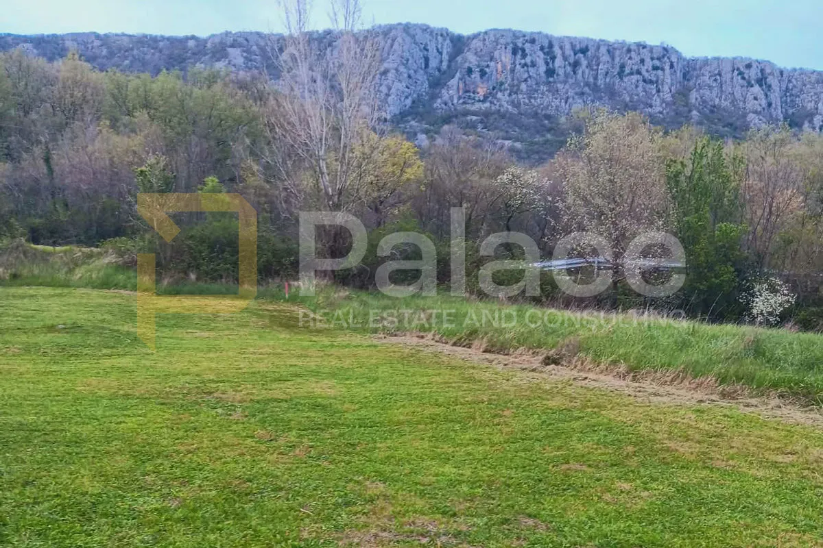 građevinsko zemljište u bribiru - 700m², mir i privatnost - slika 3
